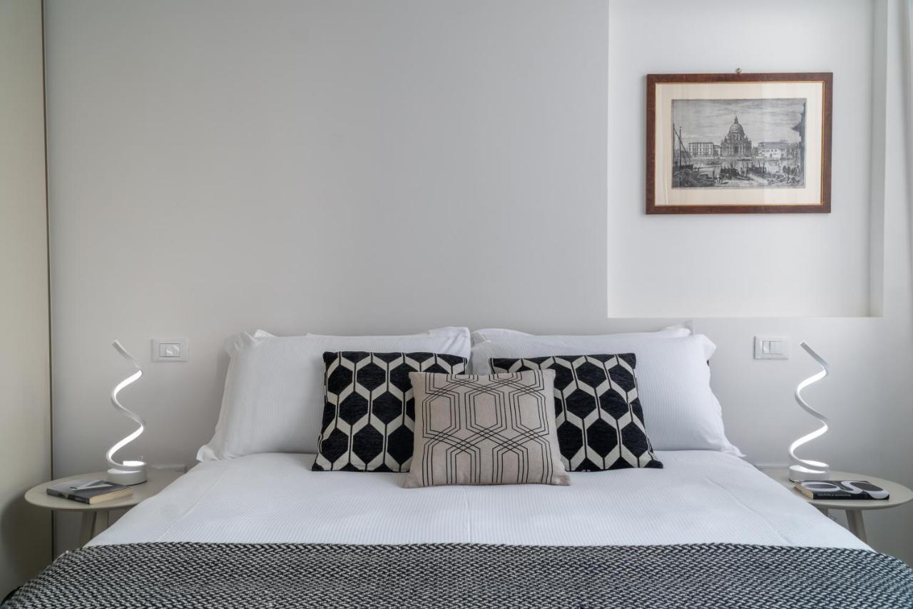 Design Apartment With Balcony On The Grand Canal R&R Венеция Экстерьер фото
